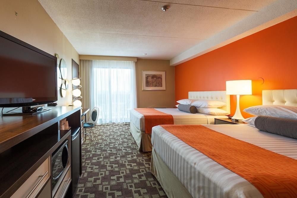 HOWARD JOHNSON PLAZA BY WYNDHAM BY THE FALLS NIAGARA FALLS photo 4