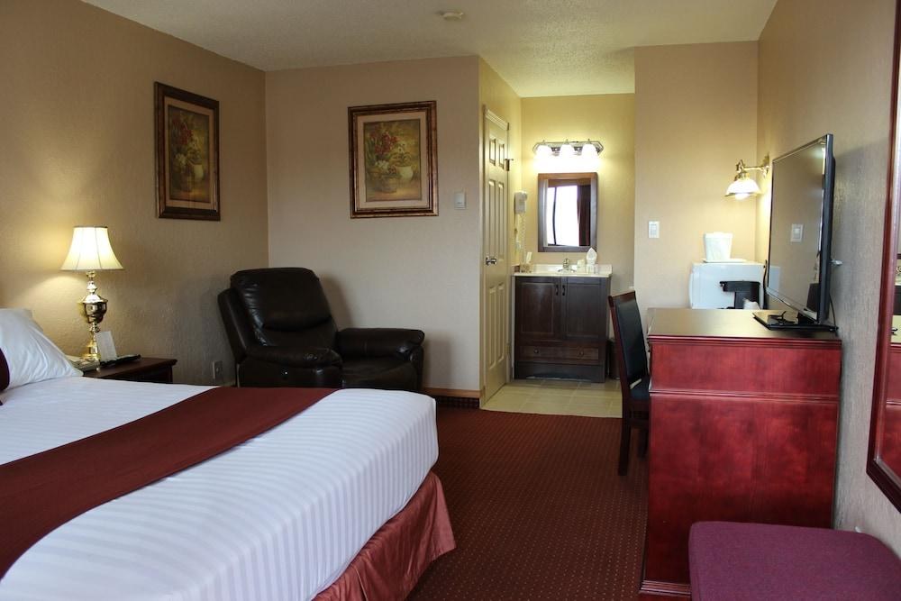 HOWARD JOHNSON BY WYNDHAM RED DEER photo 3