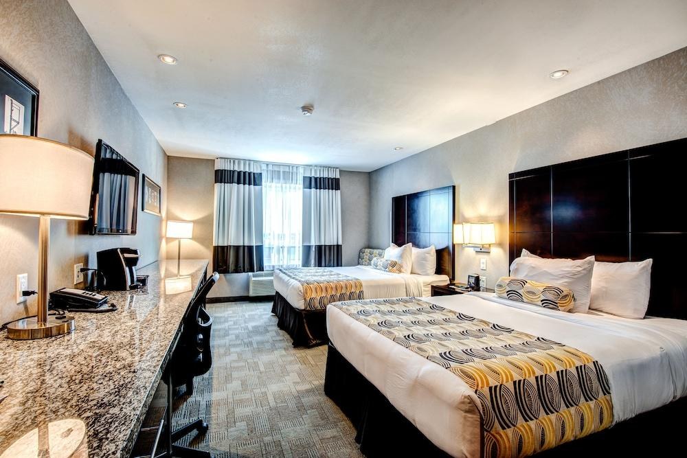 HOME INN & SUITES SWIFT CURRENT photo 2