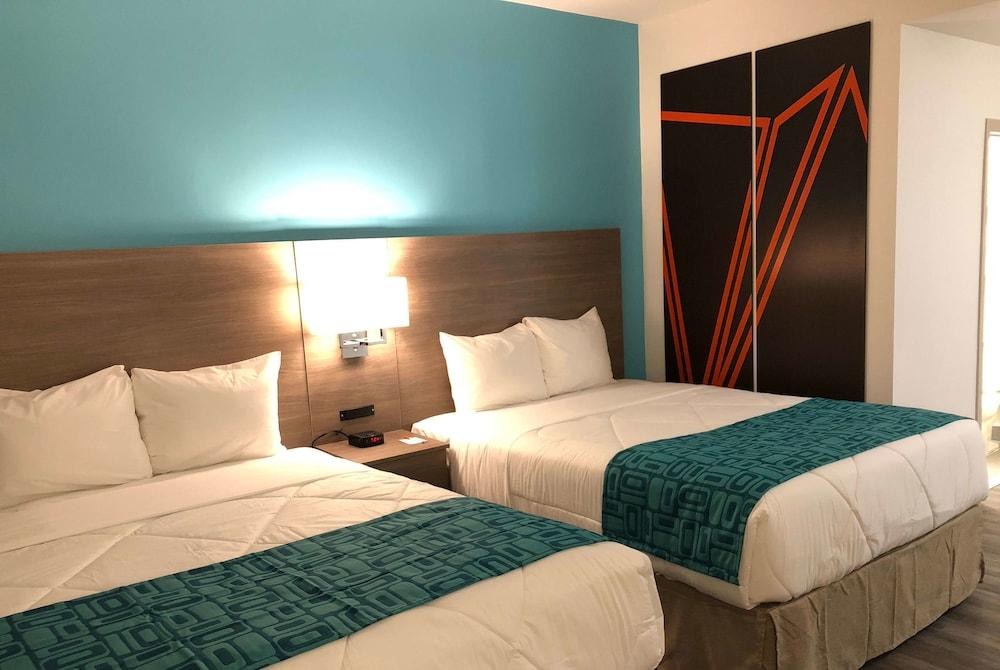 HOWARD JOHNSON BY WYNDHAM SAULT STE MARIE ON photo 1