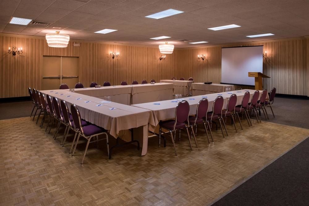 Days Inn by Wyndham Sudbury & Conference Centre photo 1