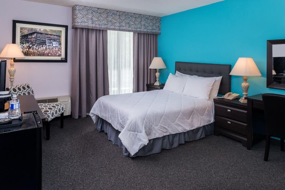 Days Inn by Wyndham Sudbury & Conference Centre photo 2