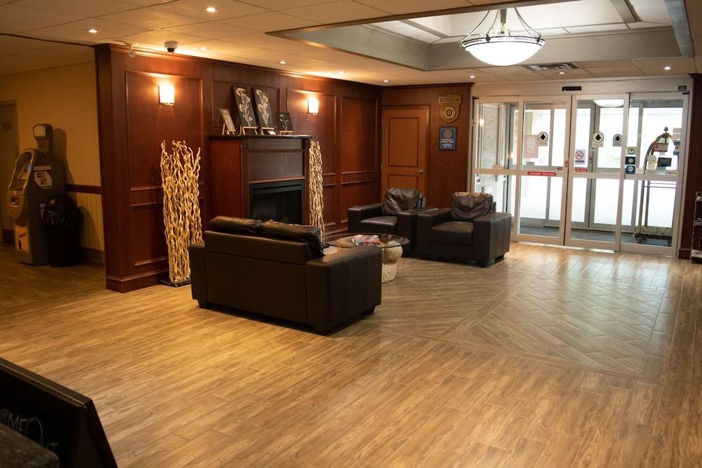 Days Inn by Wyndham Sudbury & Conference Centre photo 3