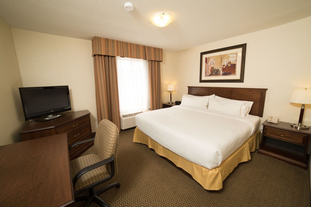 HOLIDAY INN EXPRESS HOTEL & SUITES SLAVE LAKE photo 1