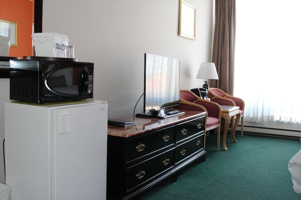 SureStay Plus by Best Western Windsor