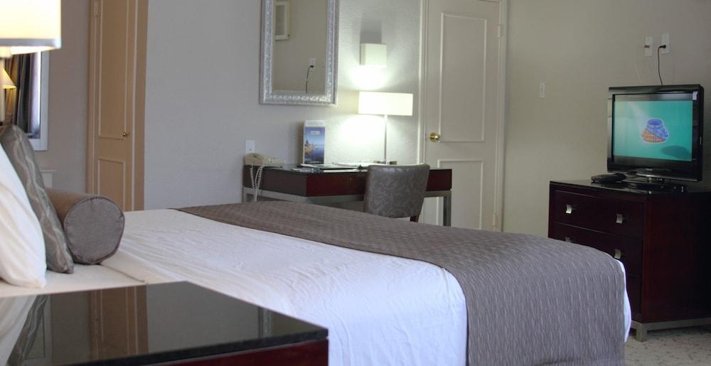 HELMS INN photo 2