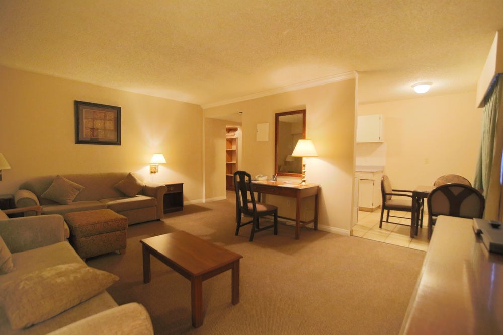 HOWARD JOHNSON HOTEL VICTORIA photo 1
