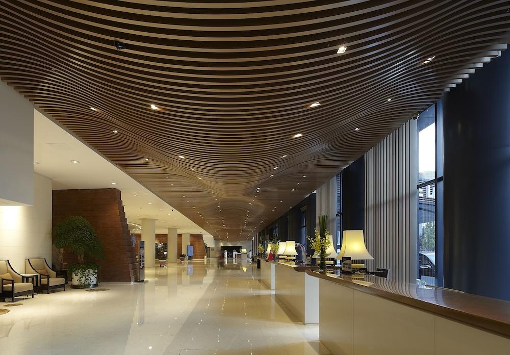 The Lakeview Hotel photo 2