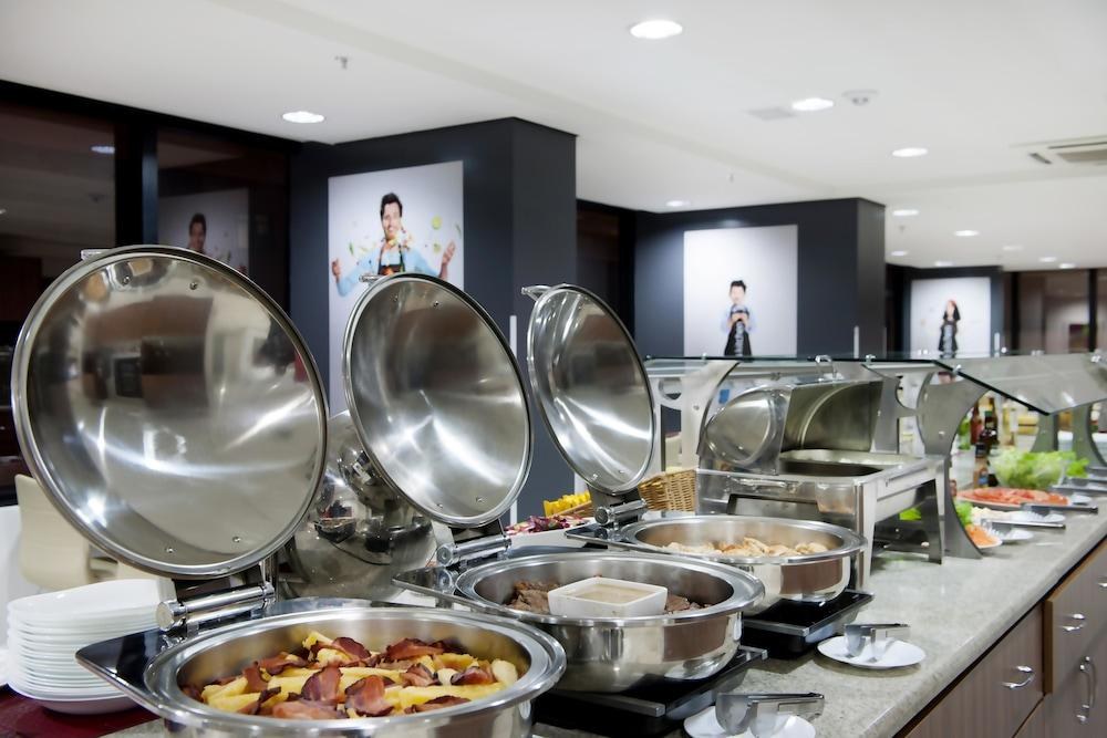 IBIS CURITIBA SHOPPING photo 3