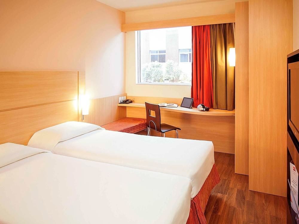 IBIS VITORIA PRAIA DE CAMBURI