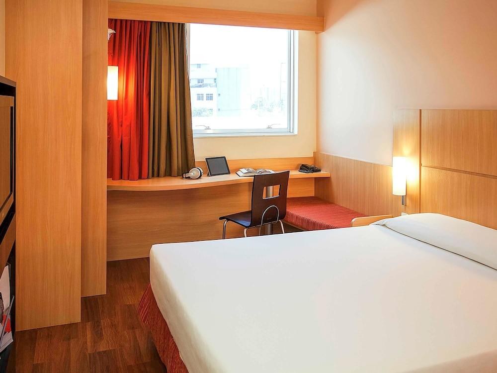IBIS VITORIA PRAIA DE CAMBURI photo 2