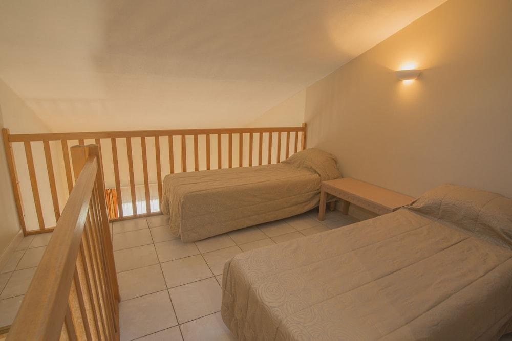 EXCELSUITES RESIDENCE photo 2