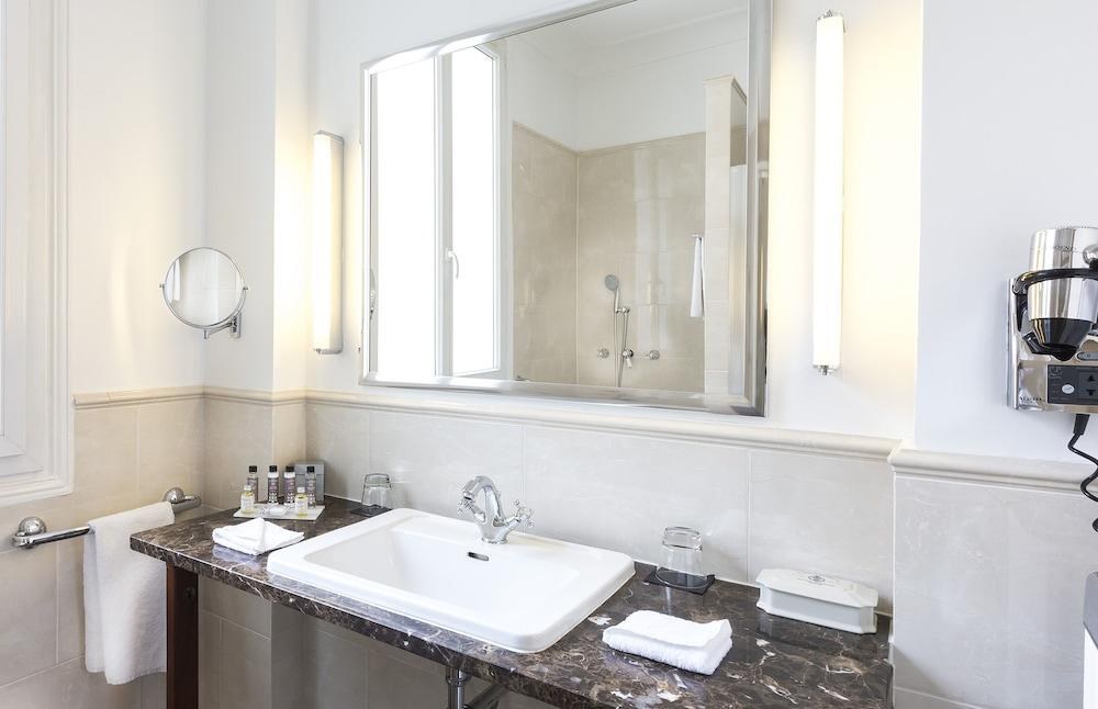 Le Claridge Paris photo 2
