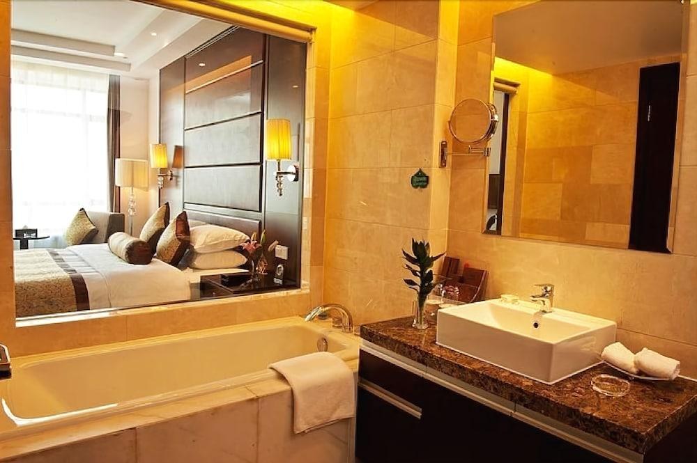 Ramada Plaza by Wyndham Hangzhou Xiaoshan photo 4