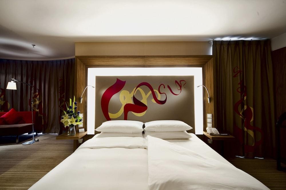 NOVOTEL DOWNTOWN photo 4