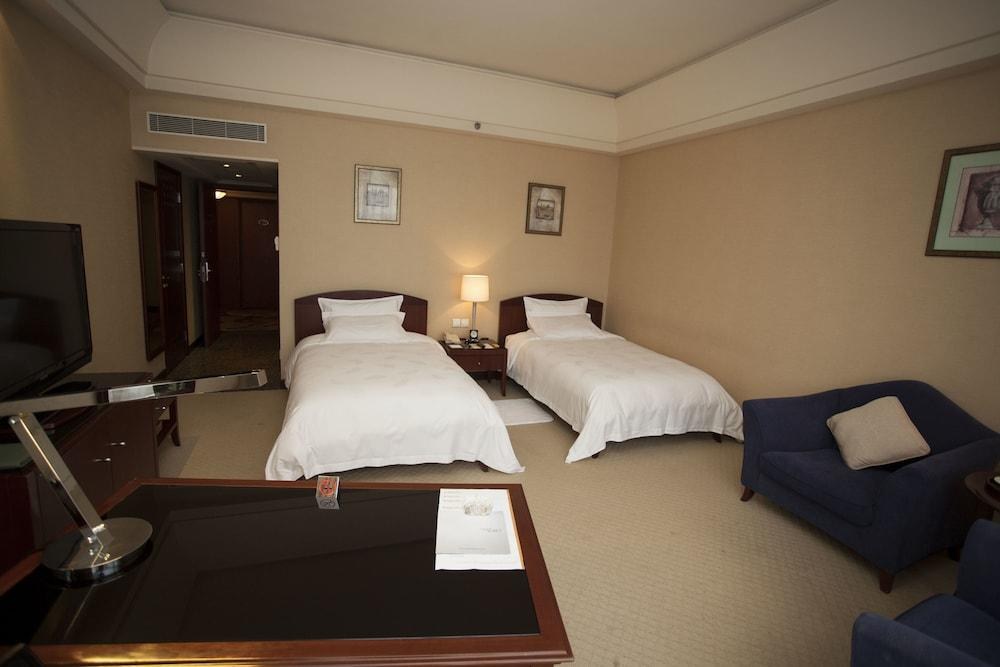 Parklane photo 2