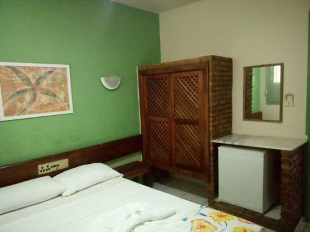 COSTA VERDE photo 2
