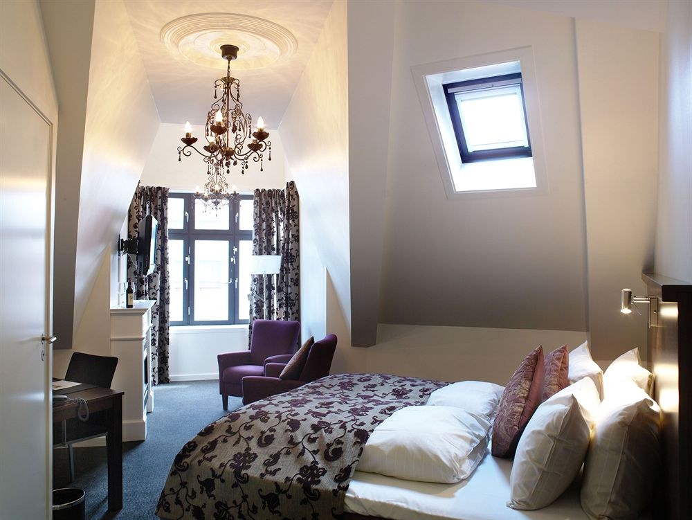 FROGNER HOUSE NYGATA 24