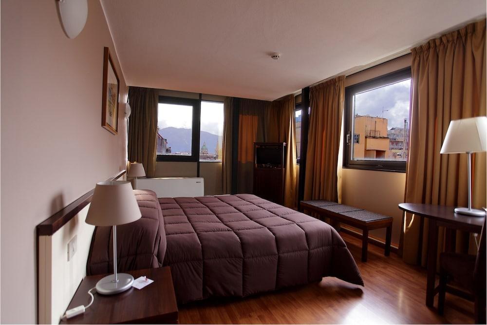 Ibis Styles Palermo Cristal photo 2