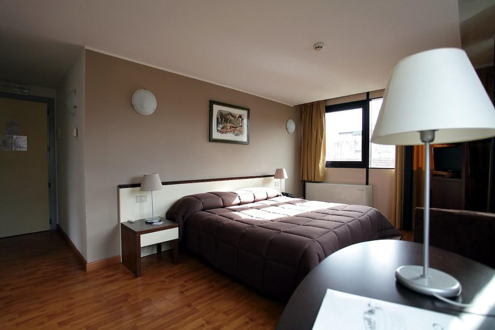 Ibis Styles Palermo Cristal photo 4