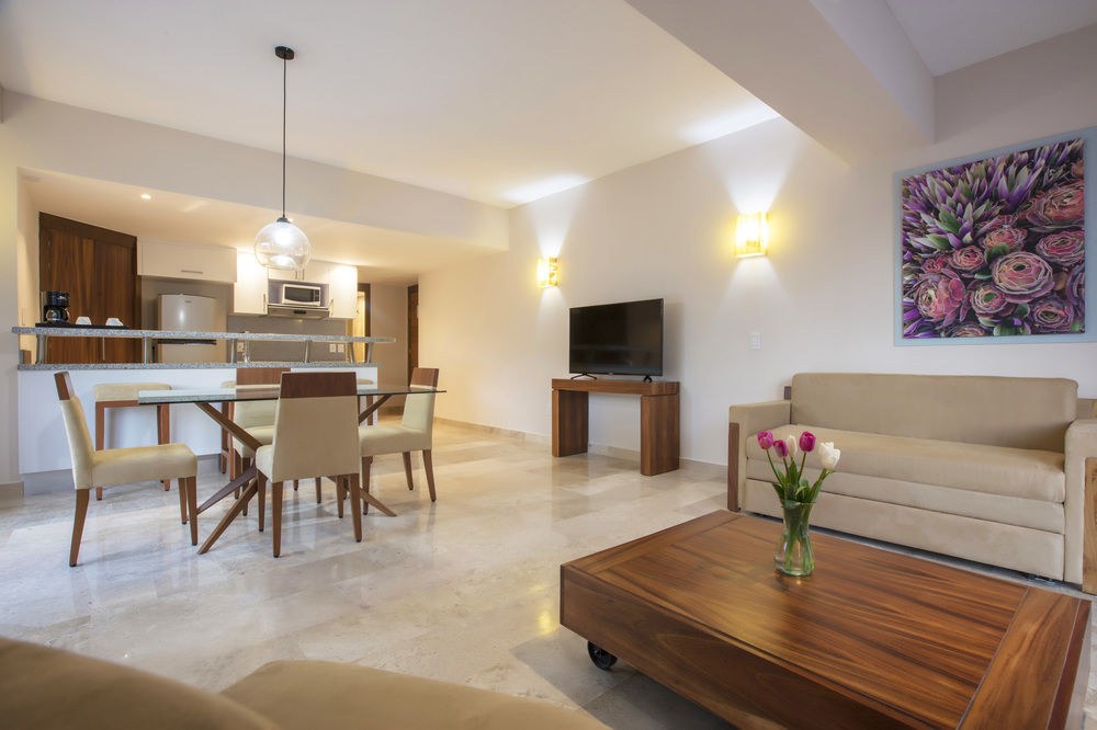 RESIDENCE BY KRYSTAL GRAND ALL INCLUSIVE