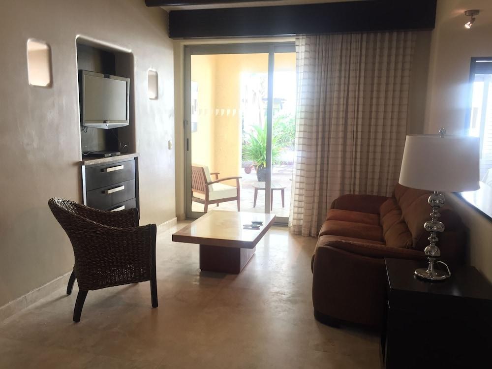 Torrenza Boutique photo 4