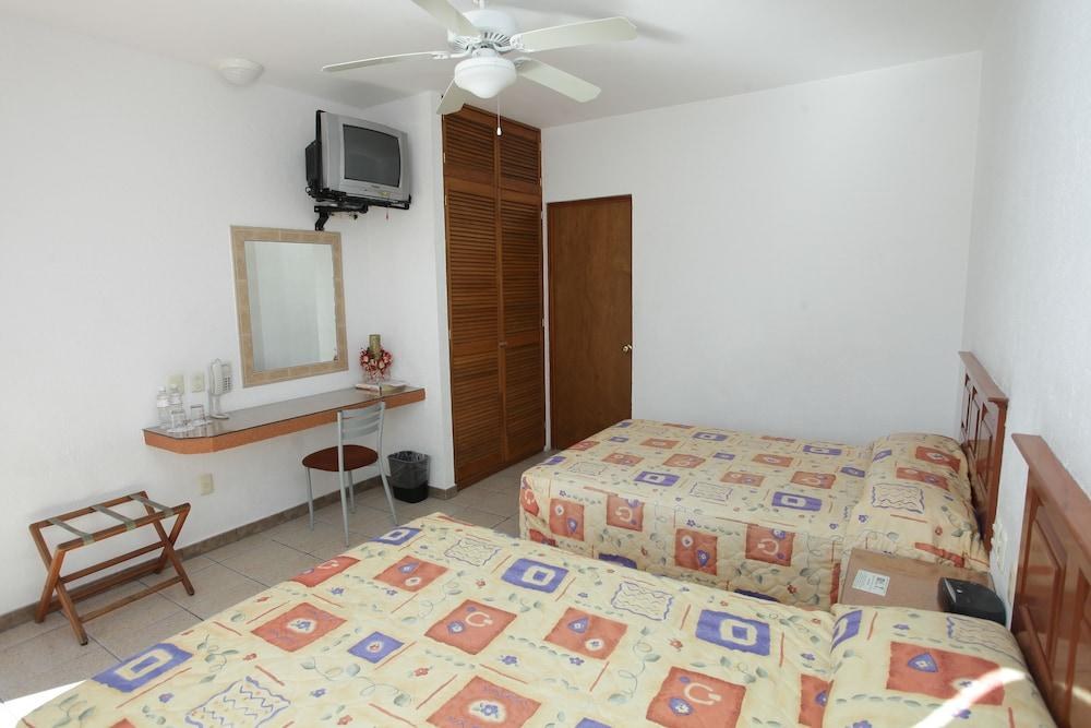 HOTEL CAMBA photo 2