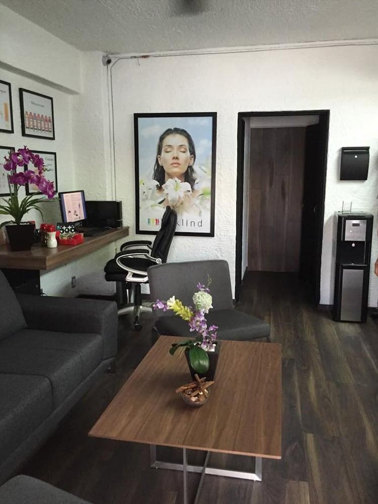 Aurora Suites photo 3