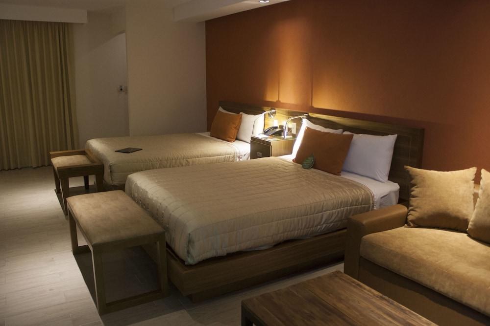 Hotel Puerta del Sol photo 3
