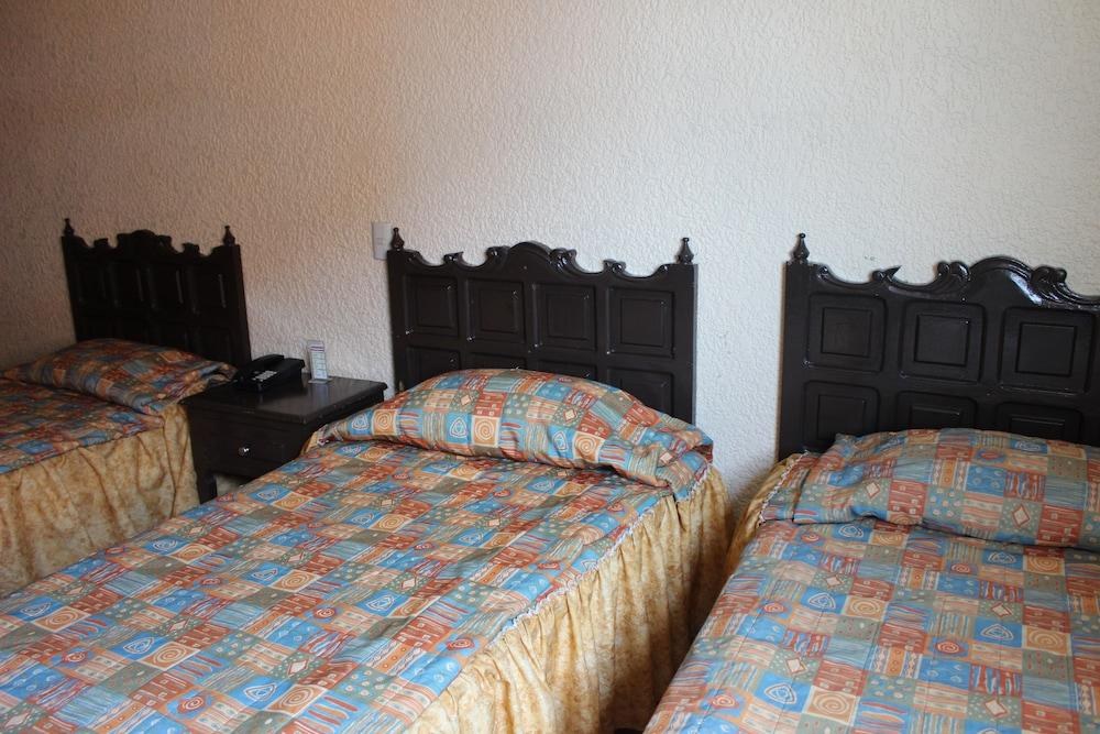 HOTEL COLON EXPRESS photo 3