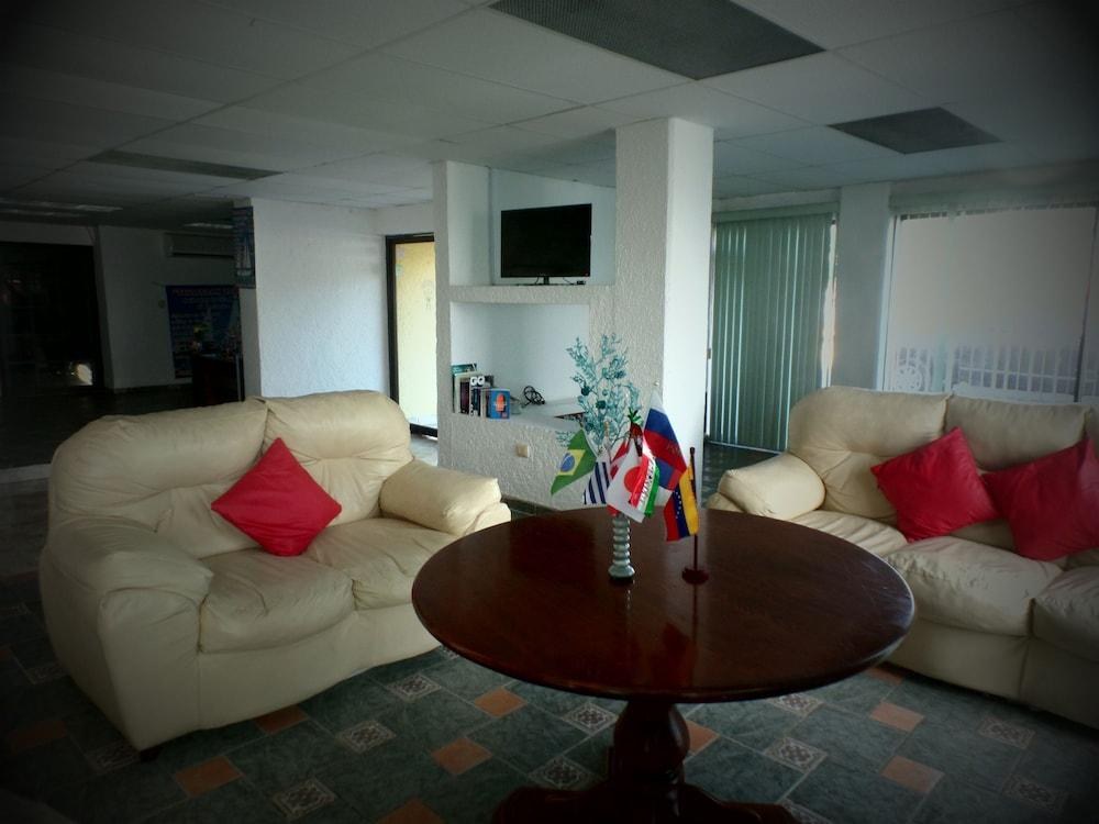 HOTEL IKARO SUITES CANCUN photo 2