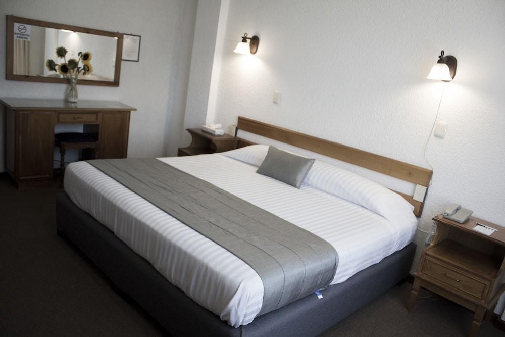 Estanza Hotel & Suites photo 4