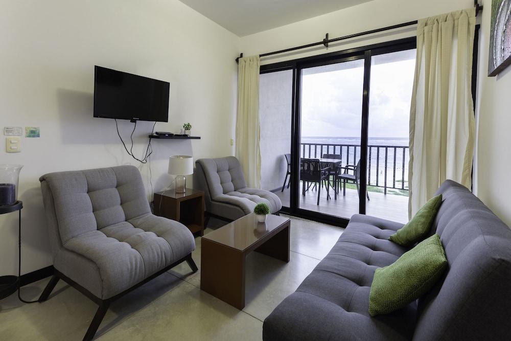 VELA'S CONDOS photo 2