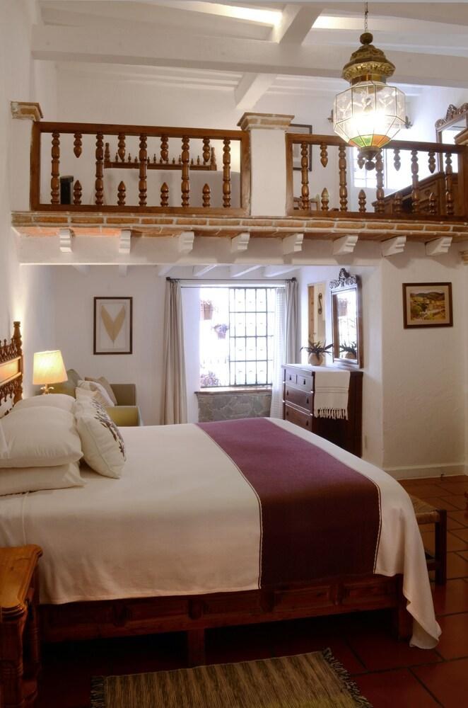 Hotel Los Arcos photo 2