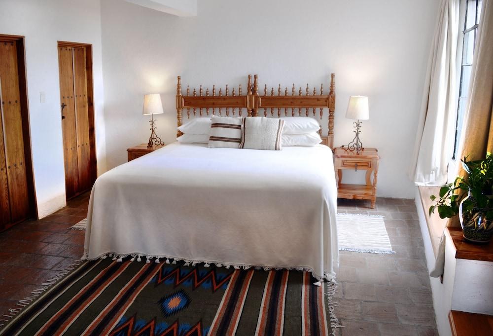 Hotel Los Arcos photo 4