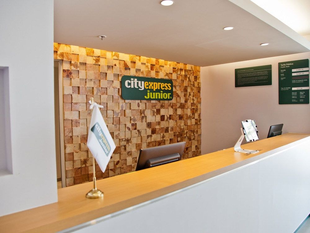 CITY EXPRESS JUNIOR VILLAHERMOSA
