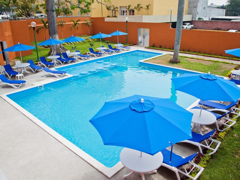 CITY EXPRESS JUNIOR VILLAHERMOSA photo 1