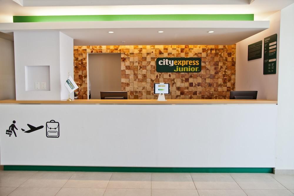 CITY EXPRESS JUNIOR VILLAHERMOSA photo 3