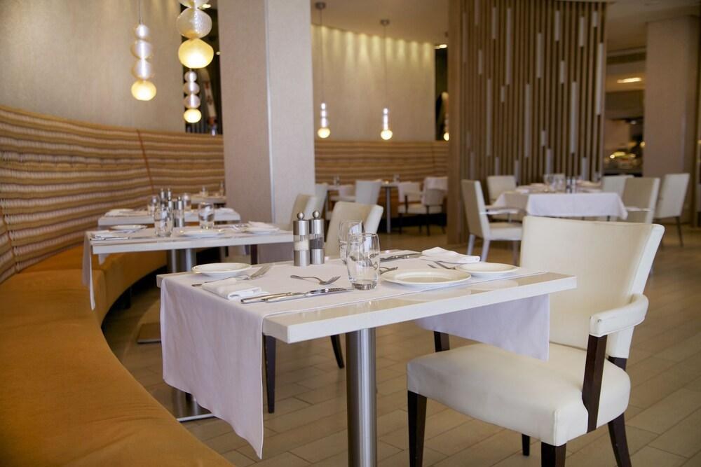 Radisson Blu Hotel, Dakar Sea Plaza photo 2
