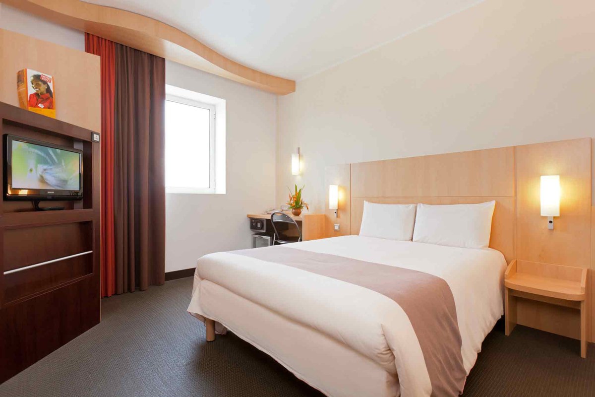 IBIS MALABO photo 1