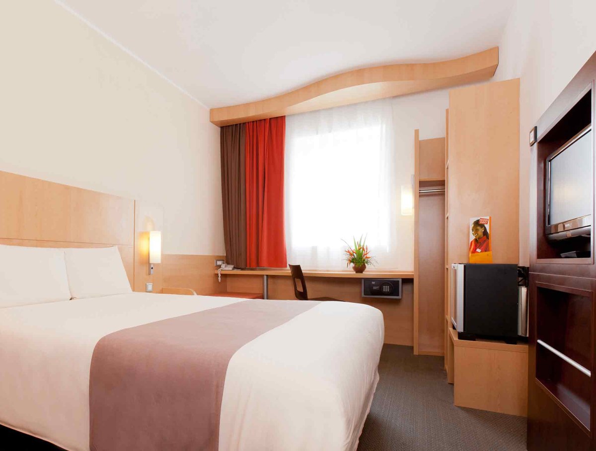 IBIS MALABO photo 2