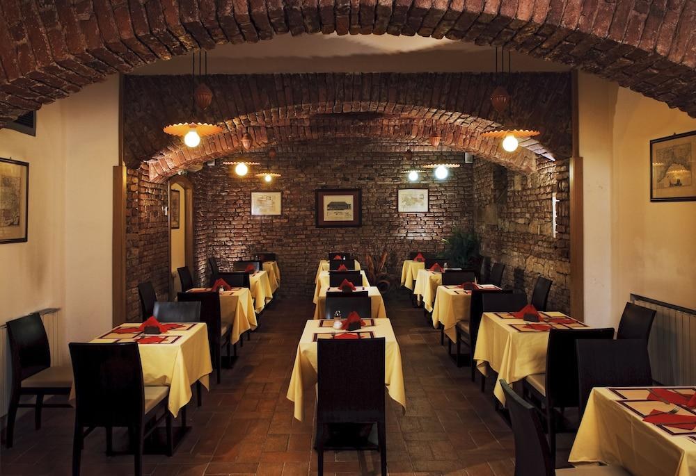 PRAGA 1 HOTEL photo 2