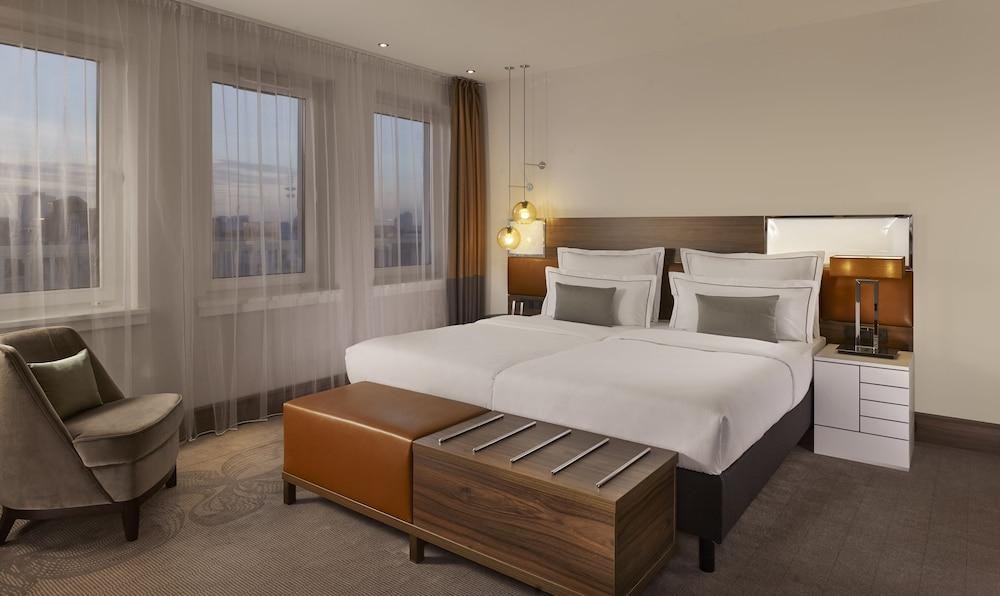 REICHSHOF HAMBURGO CURIO COLLECTION BY HILTON photo 3
