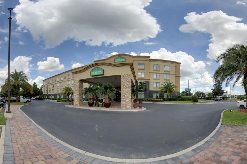 WINGATE BY WYNDHAM CONVENTION CENTER CLOSEST UNIVERSAL ORLANDO photo 2
