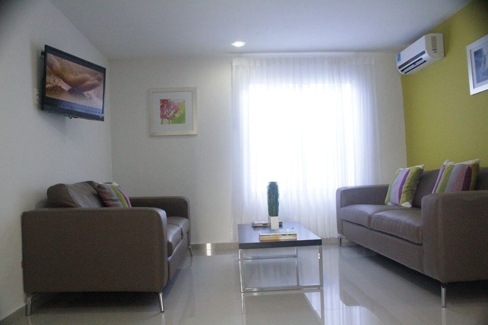 HOTEL GOLDEN HOUSE photo 1