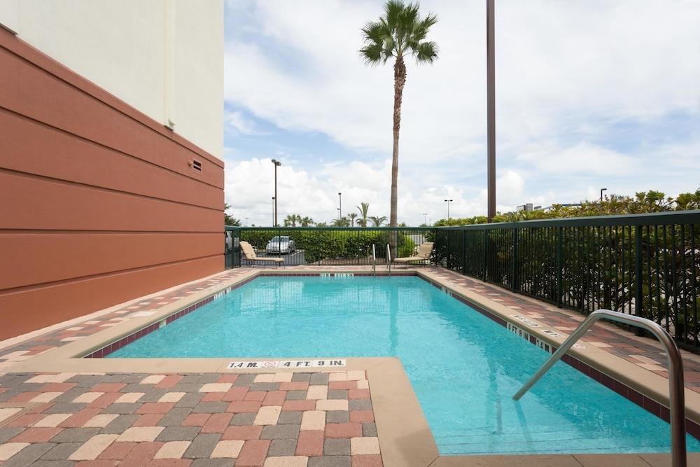 WINGATE BY WYNDHAM AT ORLANDO INTERNATIONAL AIRPORT photo 3