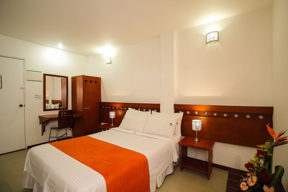 Hotel Imbanaco photo 1