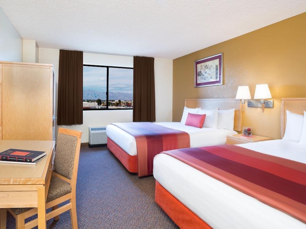 ARIZONA CHARLIE&APOS;S DECATUR - CASINO HOTEL &AMP; SUITES photo 4
