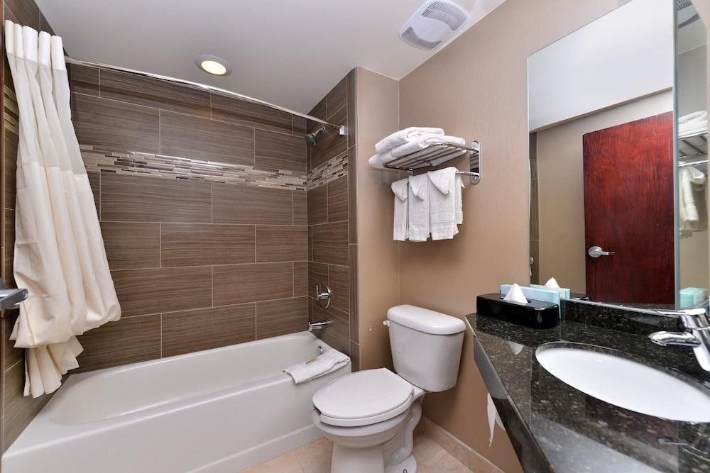 AMERICAS BEST VALUE INN - CHICAGO SOUTH/MATTESON photo 2