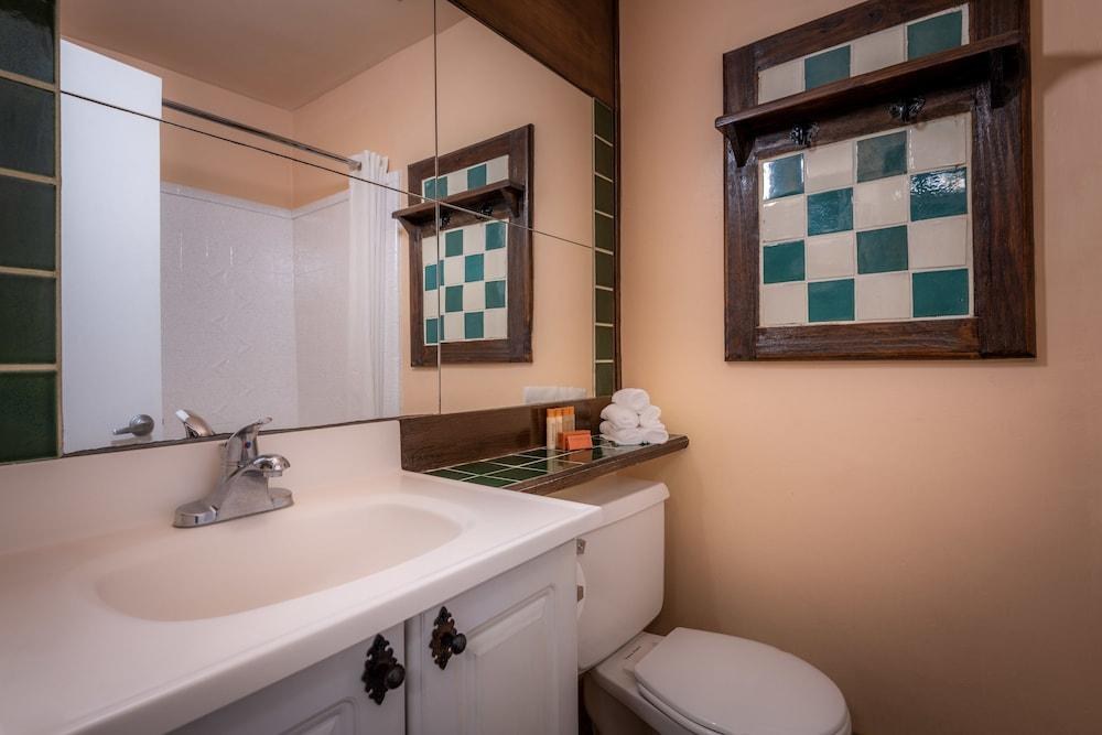 HOTEL PEPPER TREE ANAHEIM, ALL SUITES HOTEL photo 2